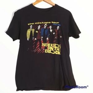 NEW KIDS ON THE BLOCK NKOTB 2019 MIXTAPE TOUR T-Shirt Size Medium